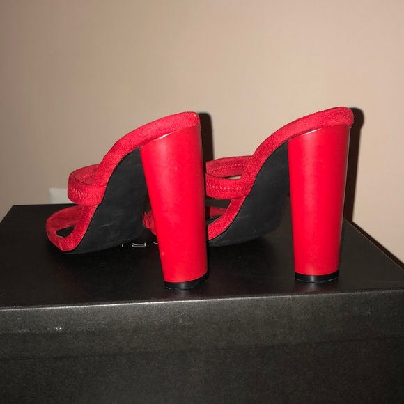 Trendy Toe Strap Mules - Picture 3 of 3